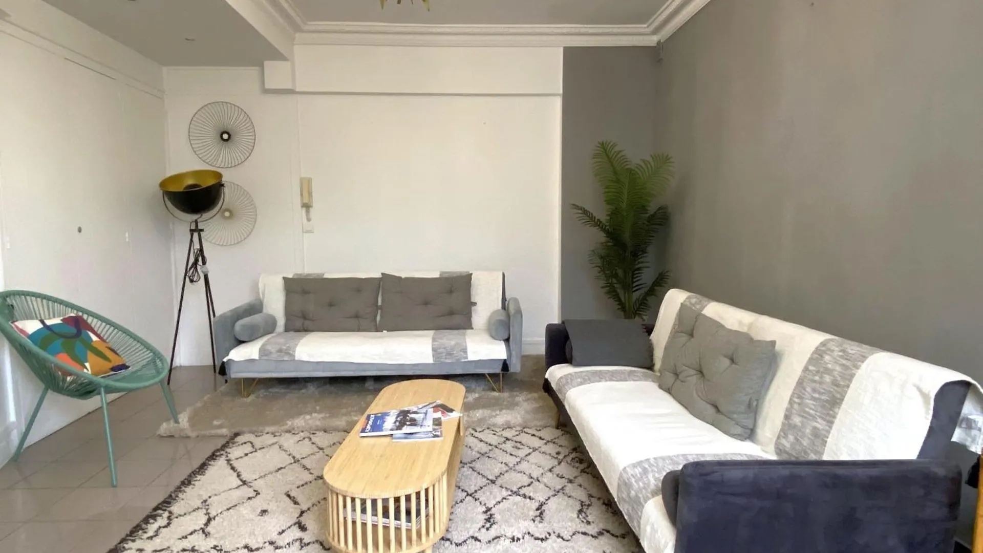 Des Champs Elysees Apartment *